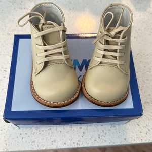 Baby walking shoes
